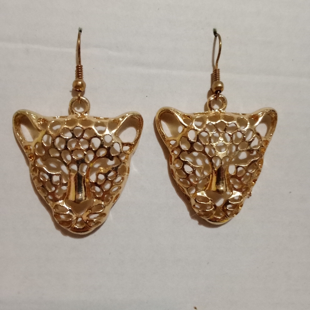 Set of geometrical leopard earrings